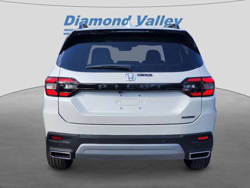 2025 Honda Pilot Touring photo 3