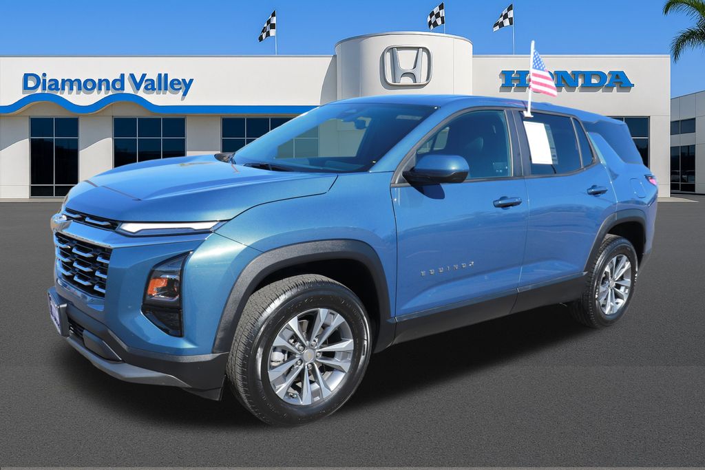 2025 Chevrolet Equinox LT photo 3