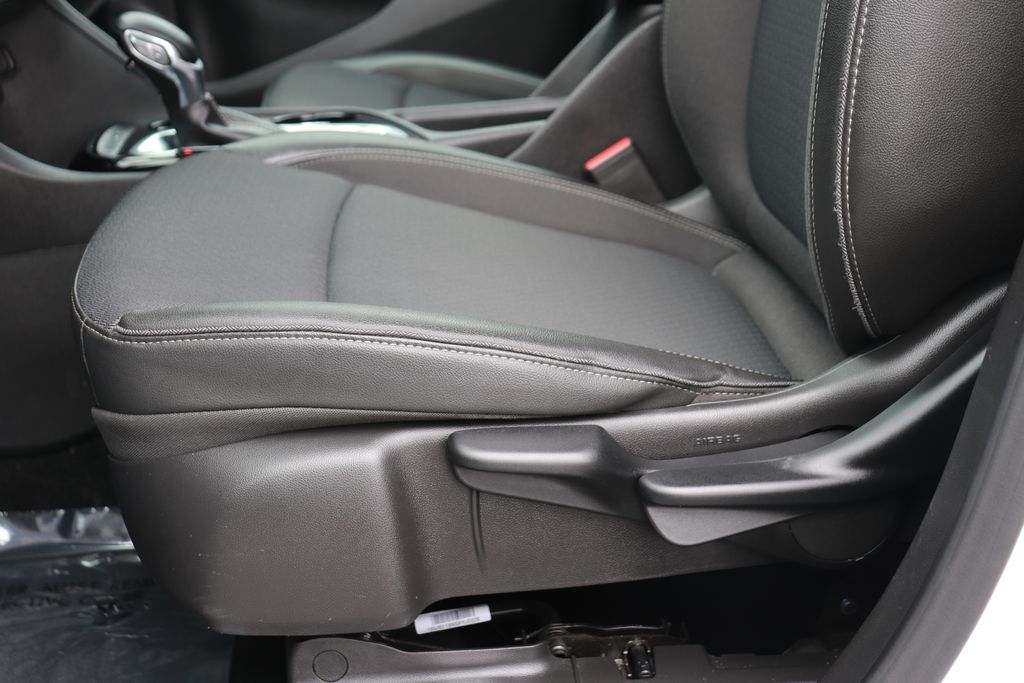 2025 Buick Encore GX Preferred - Photo 10