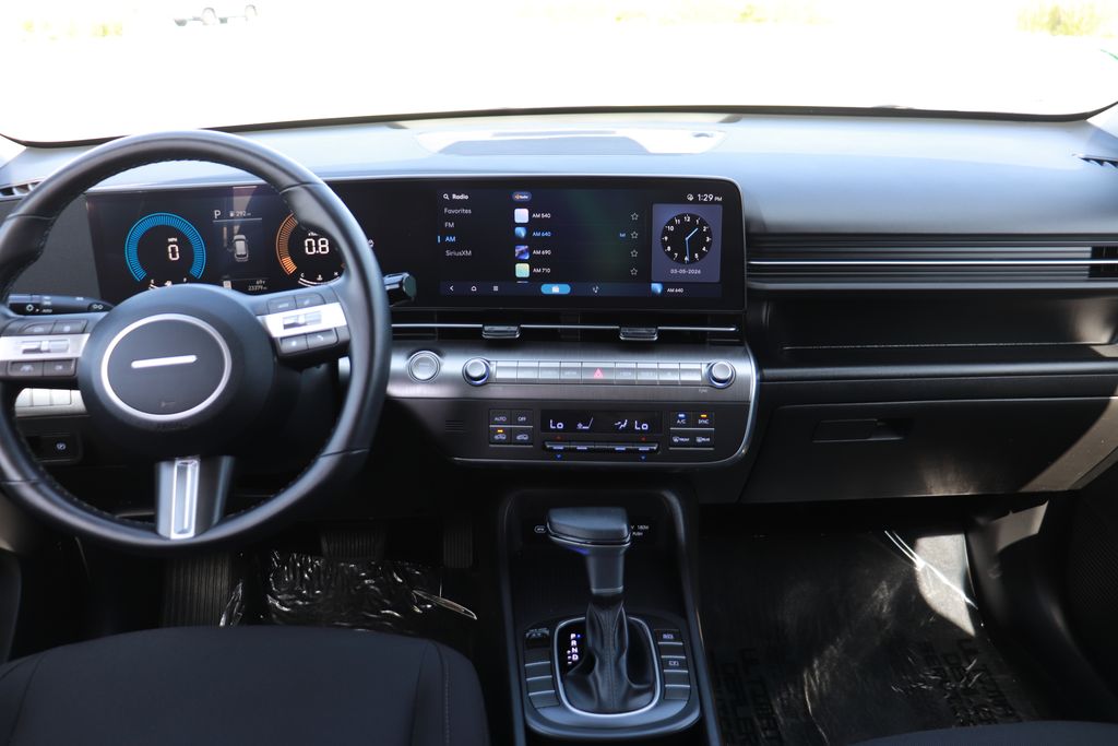 2025 Hyundai Kona SEL - Photo 13