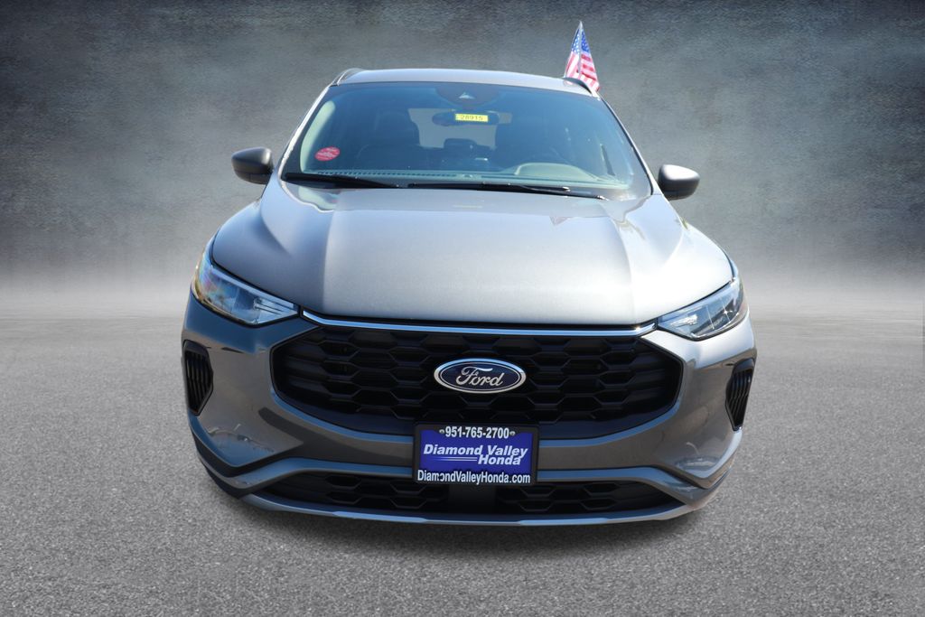 2024 Ford Escape ST-Line photo 2