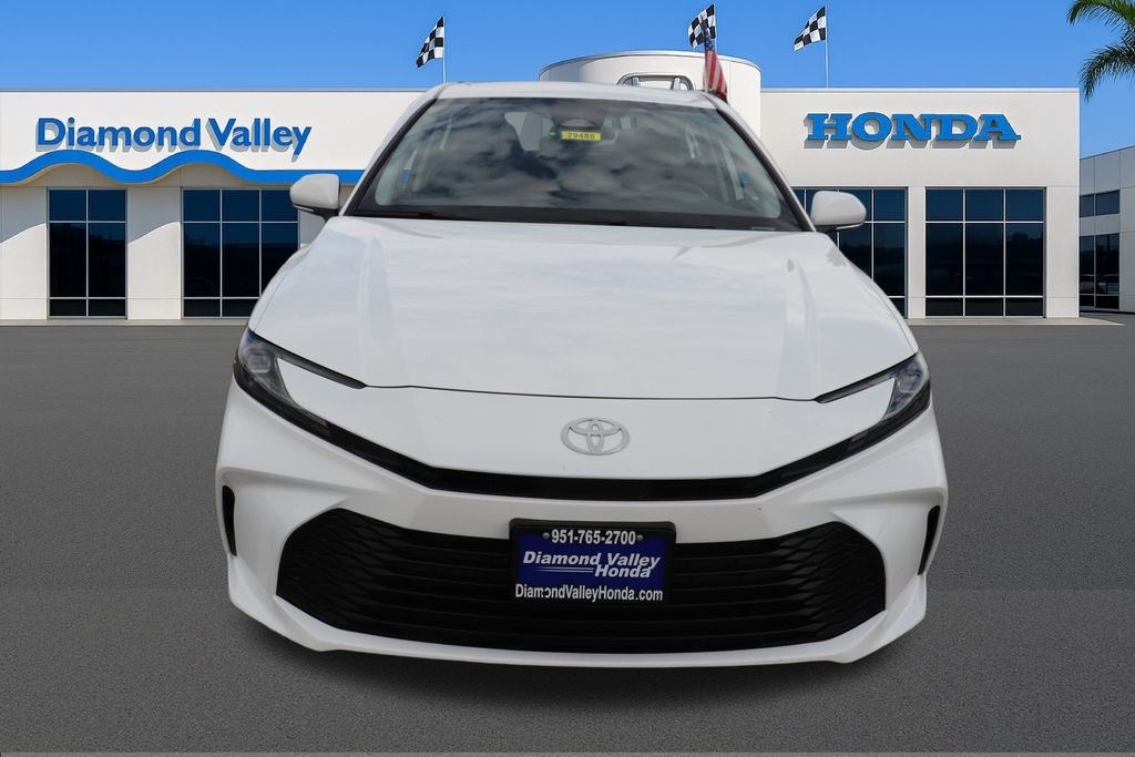 2025 Toyota Camry LE Hybrid photo 2