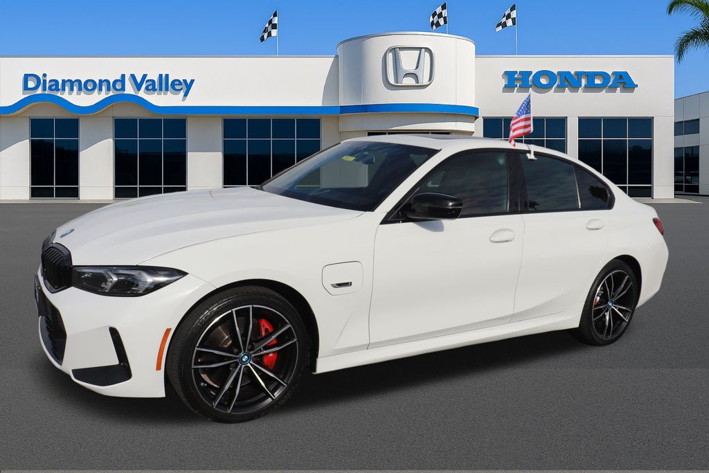 2023 Bmw 330e 3-Series photo 3