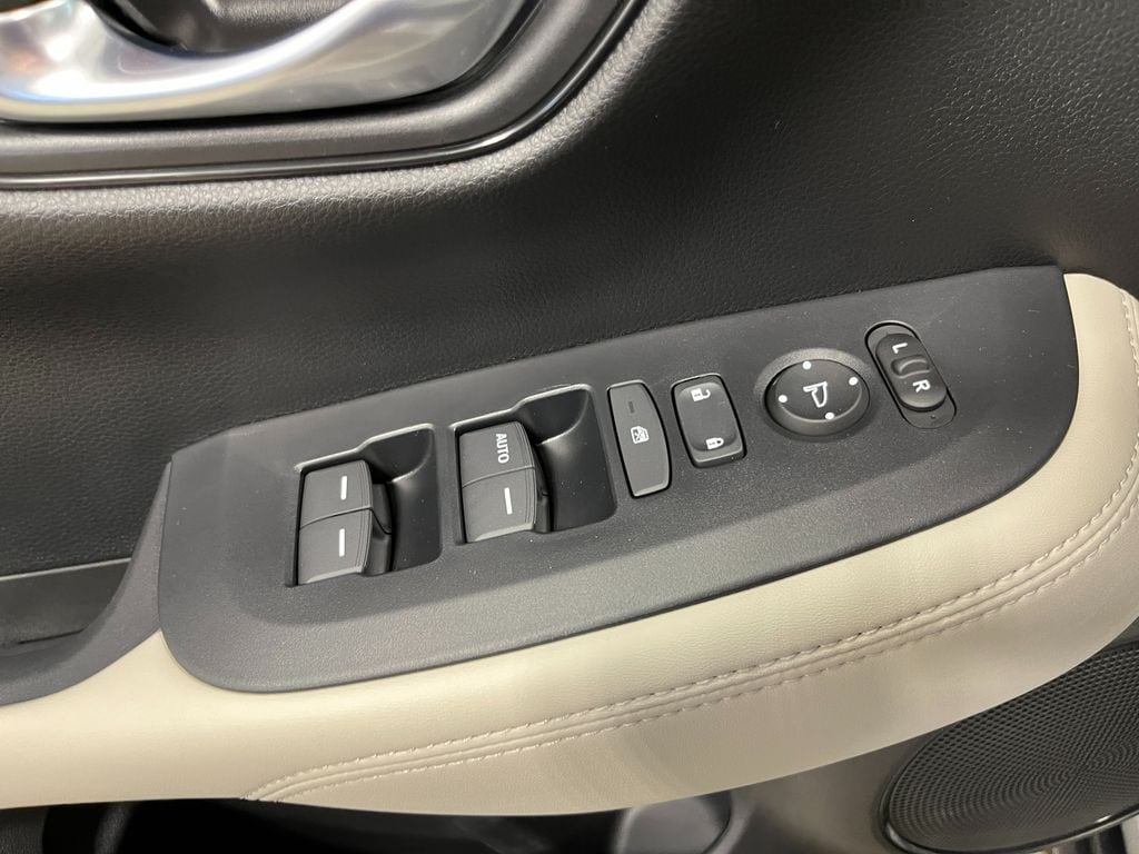 2026 Honda HR-V LX - Photo 12