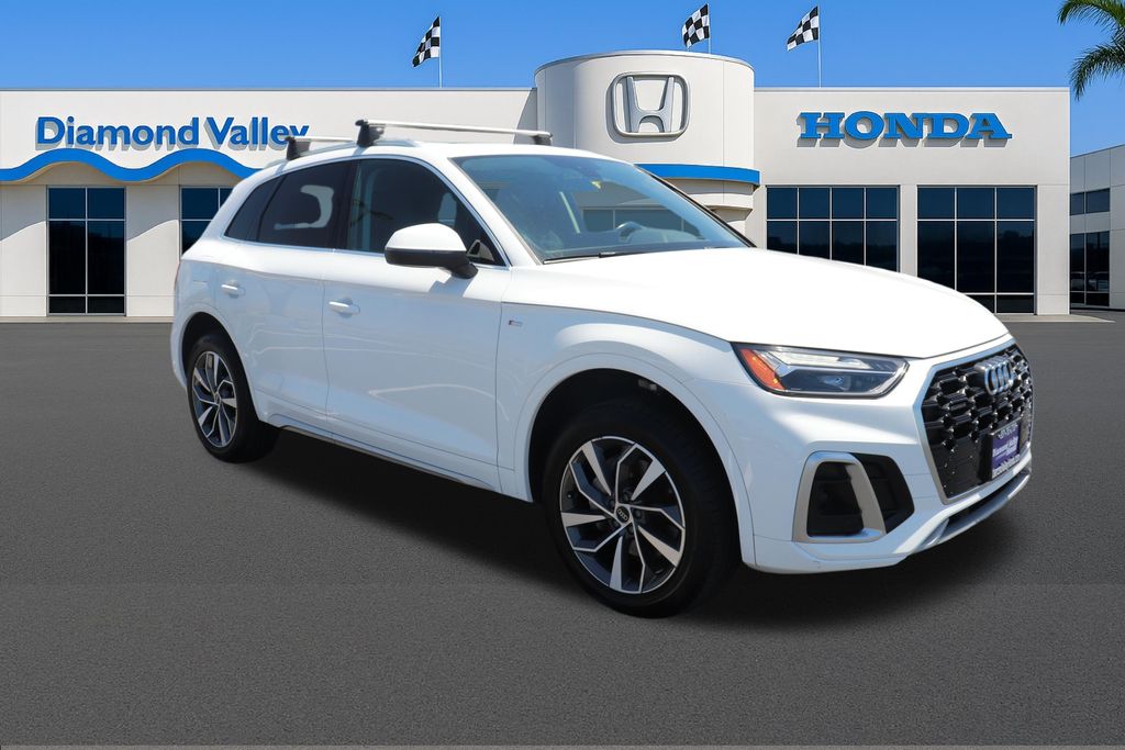 2024 Audi Q5 45 Premium Plus's photo