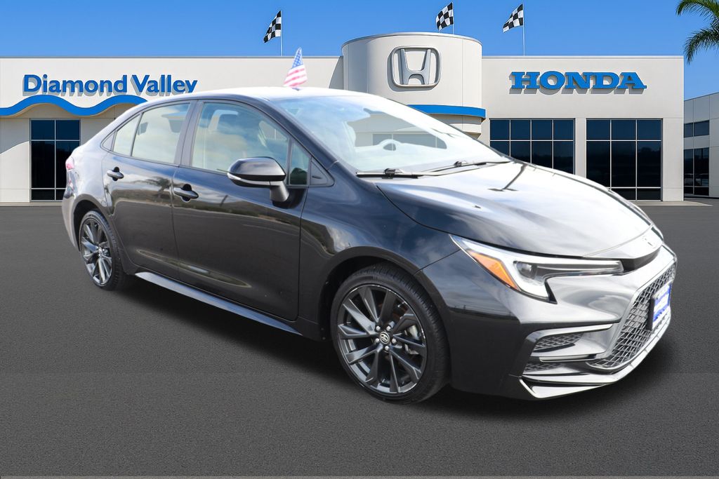 2024 Toyota Corolla SE's photo