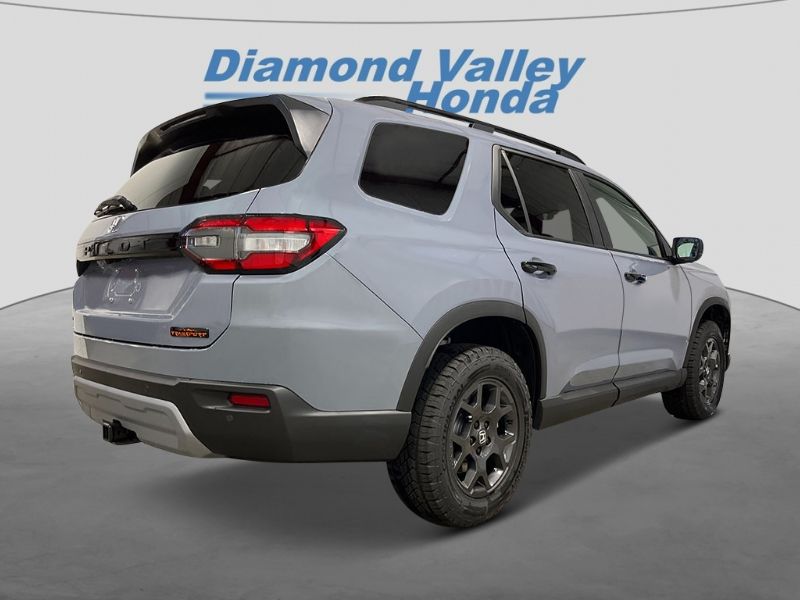 2025 Honda Pilot TrailSport photo 2