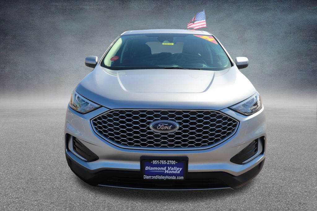 2024 Ford Edge SEL photo 2