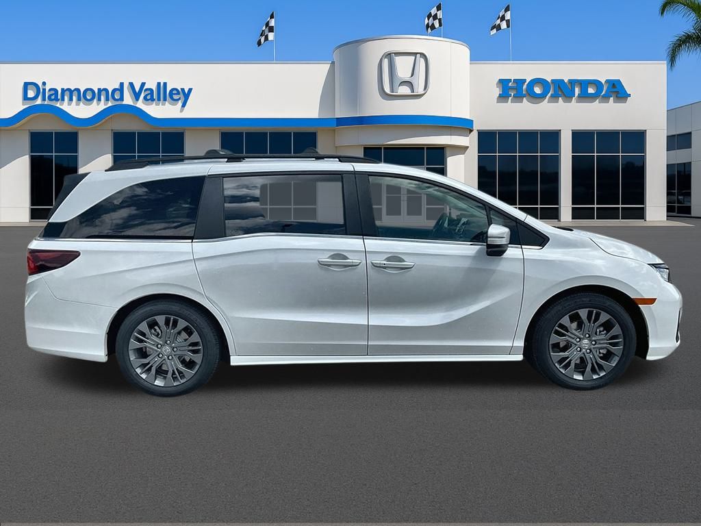 2026 Honda Odyssey Touring photo 2