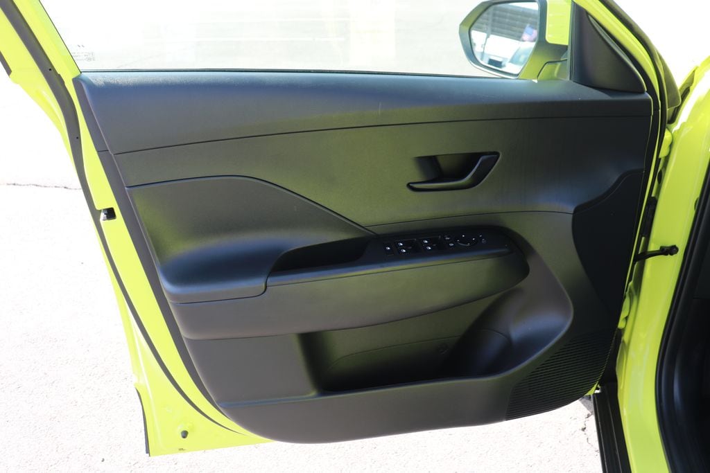 2025 Hyundai Kona SEL - Photo 8