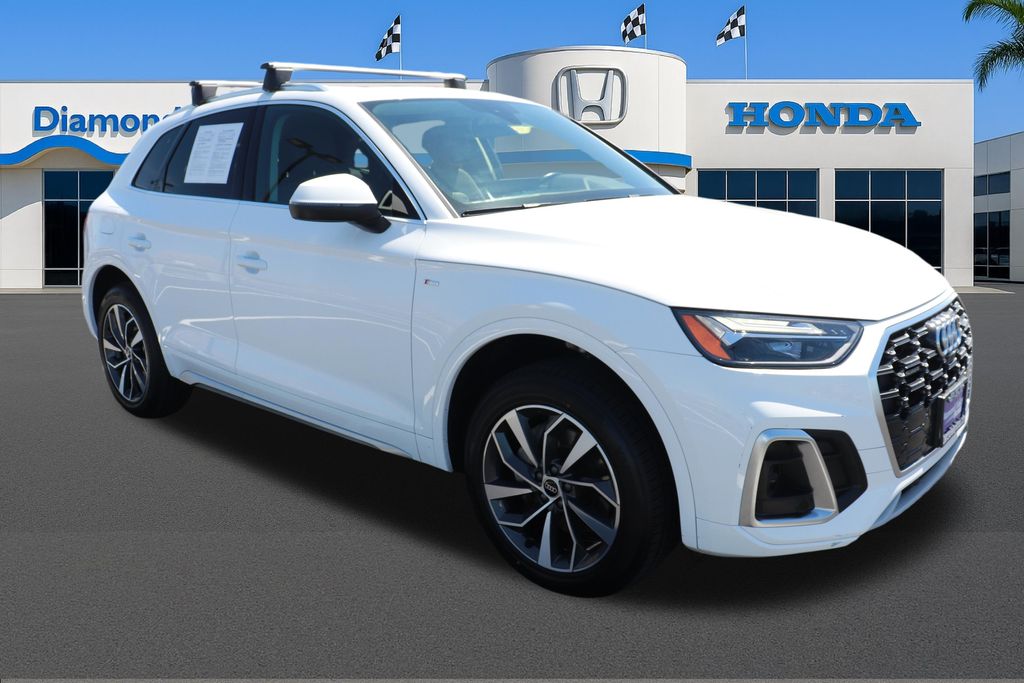 2022 Audi Q5 45 Premium Plus's photo