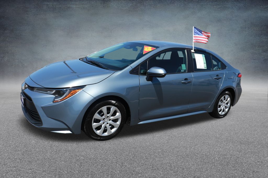 2023 Toyota Corolla LE photo 3