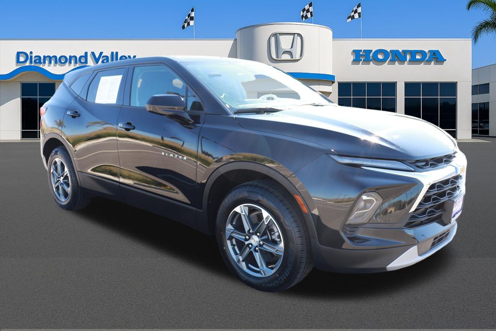 2025 Chevrolet Blazer 2.0T 2LT FWD's photo