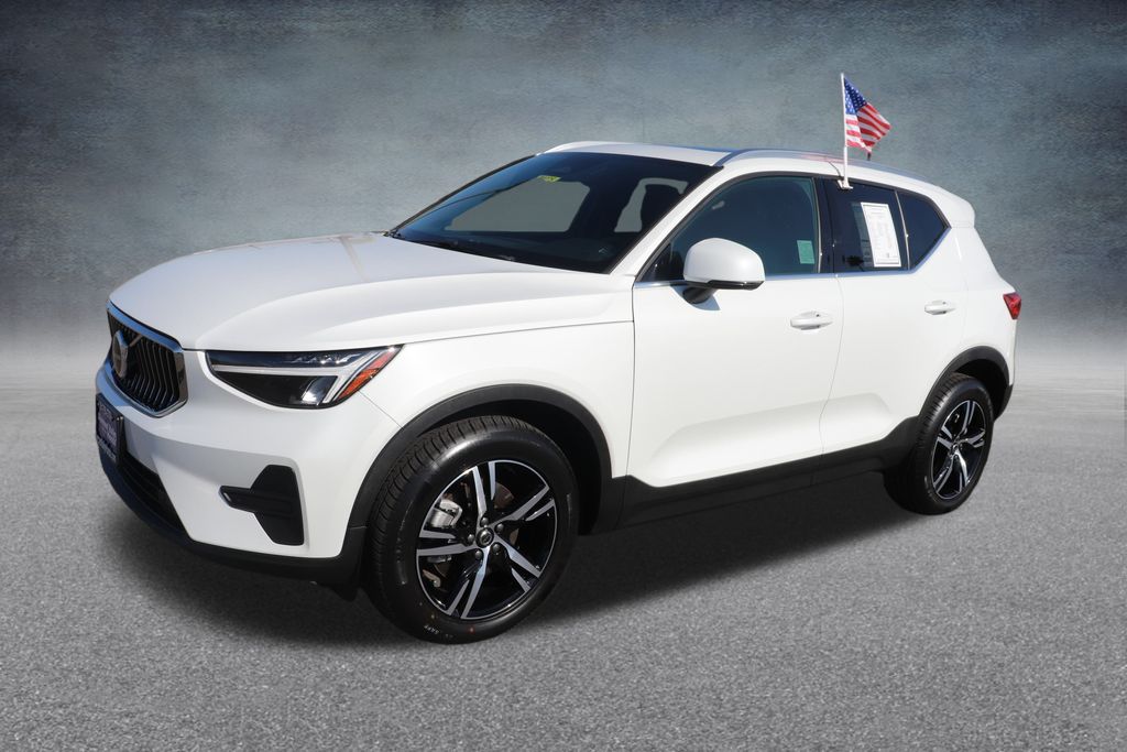2024 Volvo XC40 Core photo 3