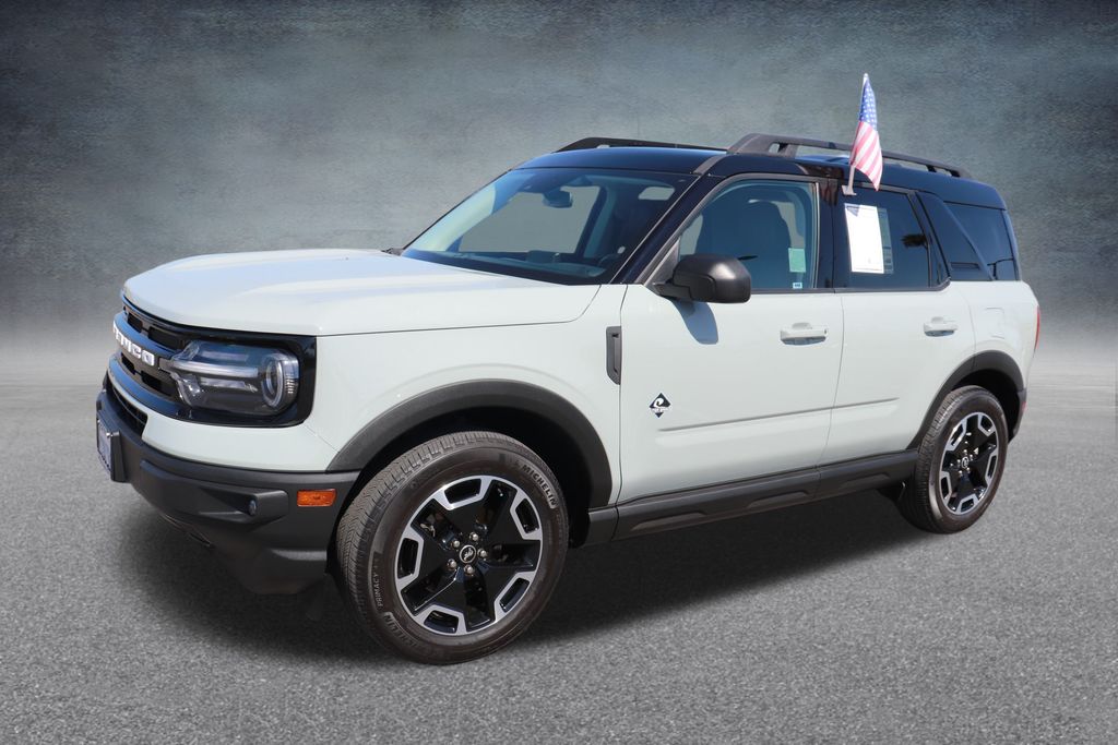2022 Ford Bronco Sport Outer Banks photo 3