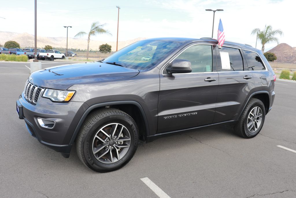 2020 Jeep Grand Cherokee Laredo E photo 2