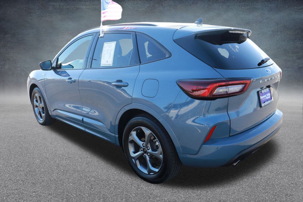 2024 Ford Escape ST-Line photo 2