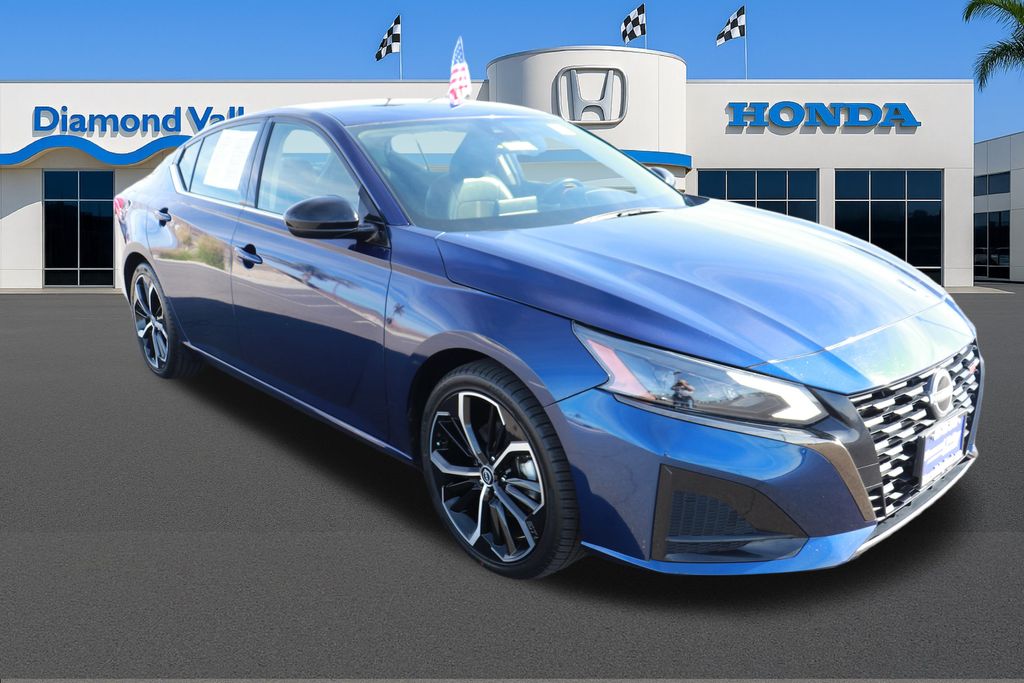 2023 Nissan Altima SR