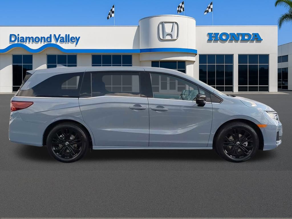 2026 Honda Odyssey photo 2