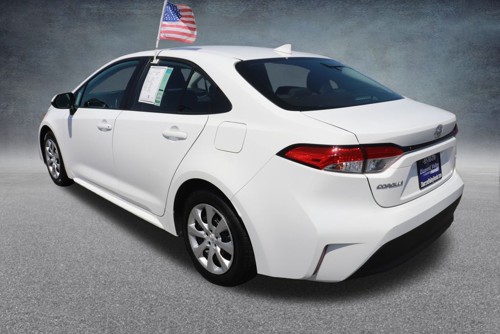 2024 Toyota Corolla LE photo 4