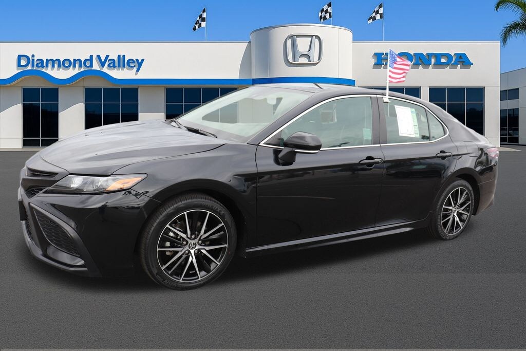 Used 2023 Toyota Camry SE Sedan