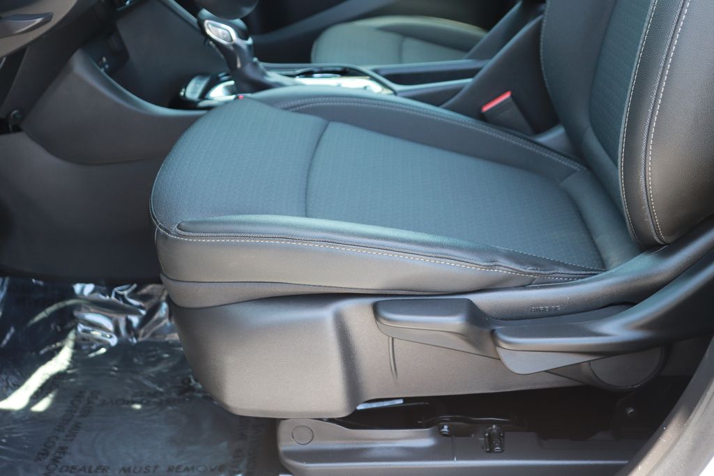 2025 Buick Encore GX Preferred - Photo 10