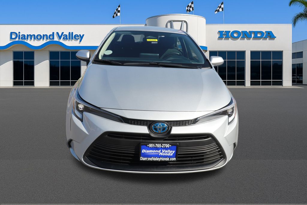 2025 Toyota Corolla XLE SE photo 2