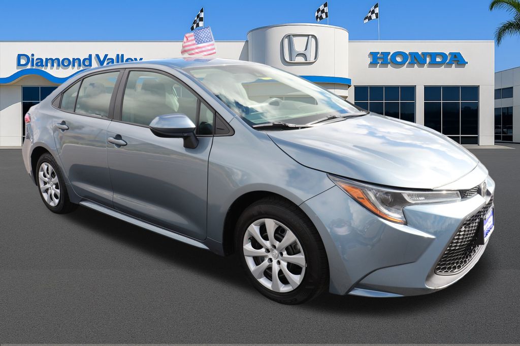 2022 Toyota Corolla LE's photo