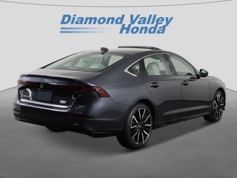 2025 Honda Accord Hybrid Touring photo 3