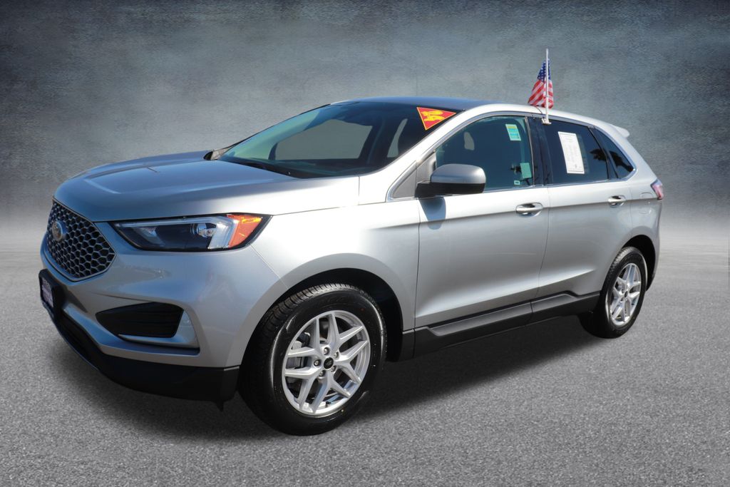 2024 Ford Edge SEL photo 3