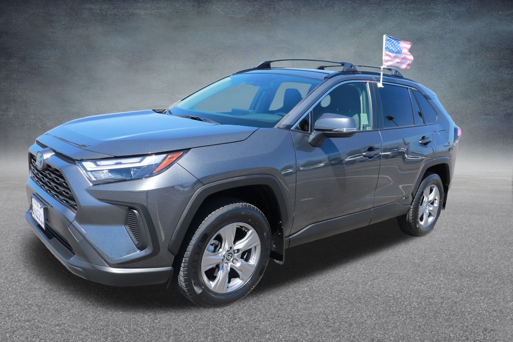 2024 Toyota RAV4 Hybrid XLE photo 3