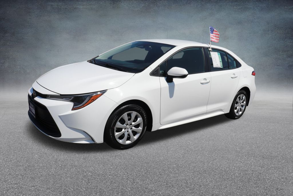2024 Toyota Corolla LE photo 3