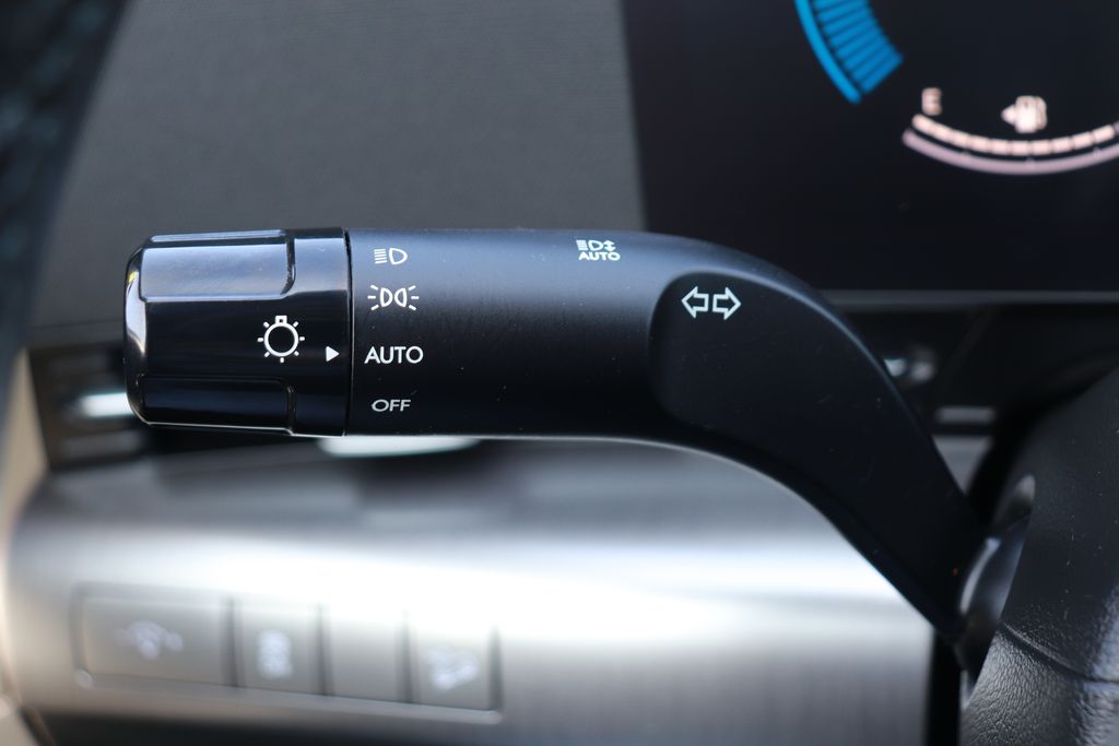 2025 Hyundai Kona SEL - Photo 20