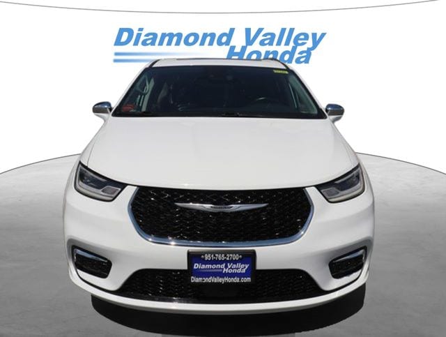 Used 2022 Chrysler Pacifica Limited with VIN 2C4RC1GG0NR124080 for sale in Hemet, CA