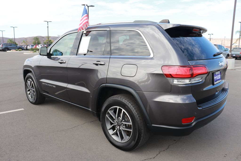 2020 Jeep Grand Cherokee Laredo E photo 3