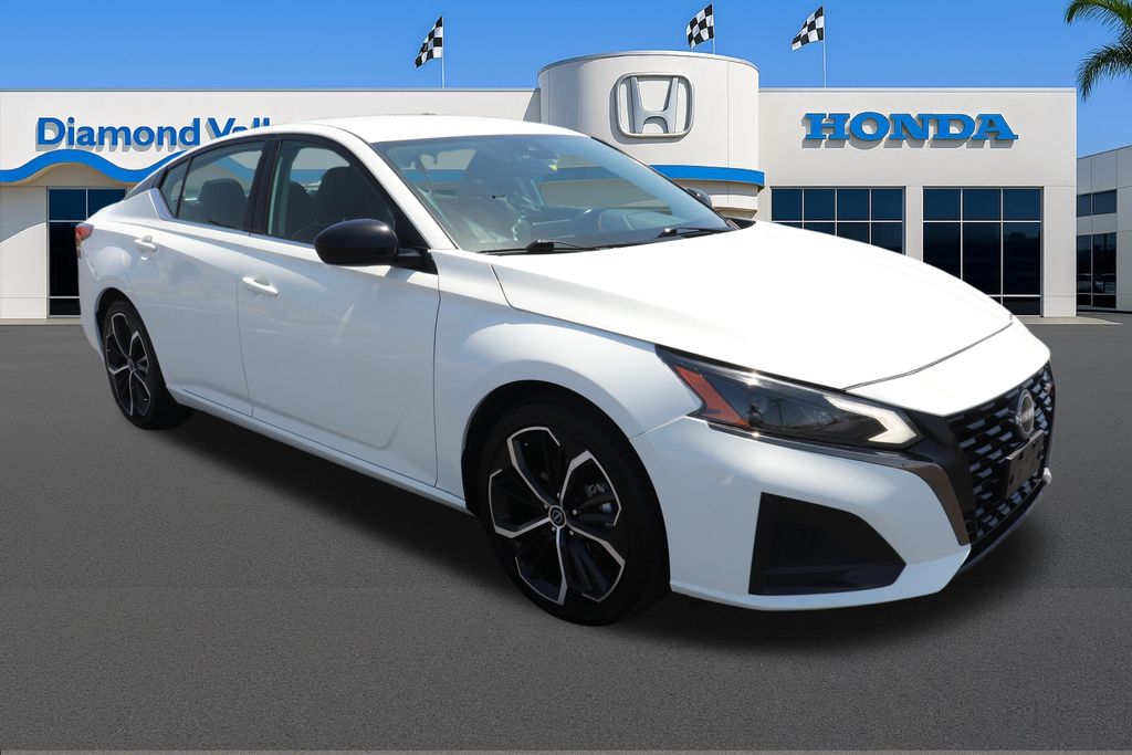 2024 Nissan Altima 2.5 SR's photo