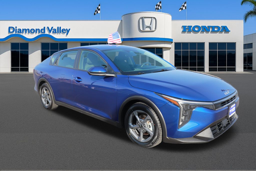 2025 Kia K4 LXS AT's photo