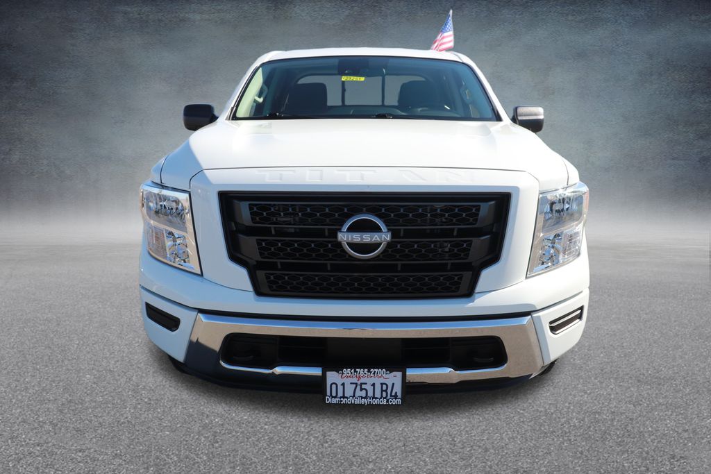2024 Nissan Titan SV photo 2