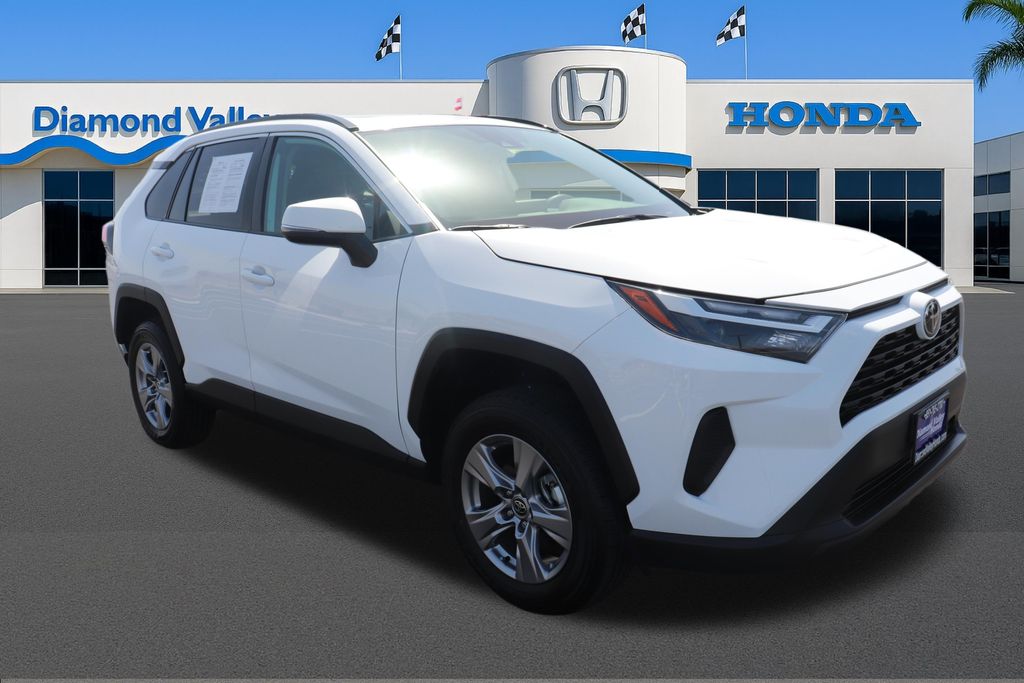 2025 Toyota RAV4 XLE AWD's photo