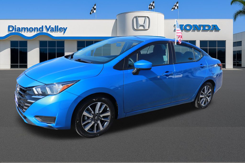 2023 Nissan Versa 1.6 SV photo 3