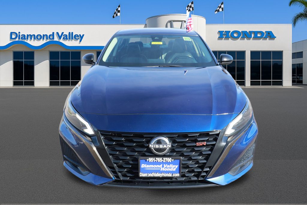 2023 Nissan Altima 2.5 SR photo 2
