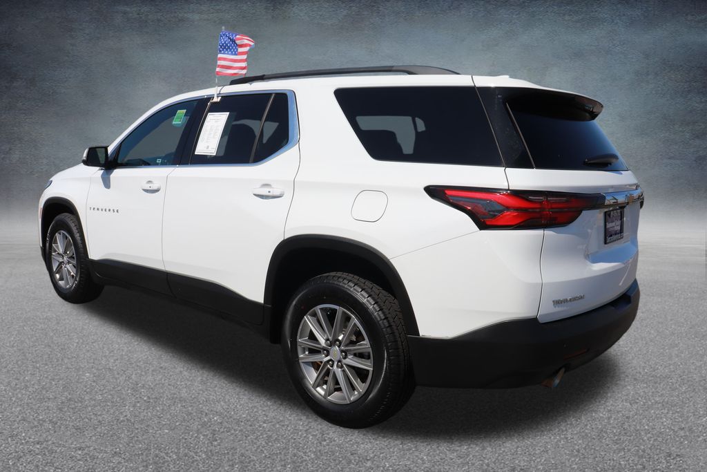 2023 Chevrolet Traverse Cloth 1LT photo 2