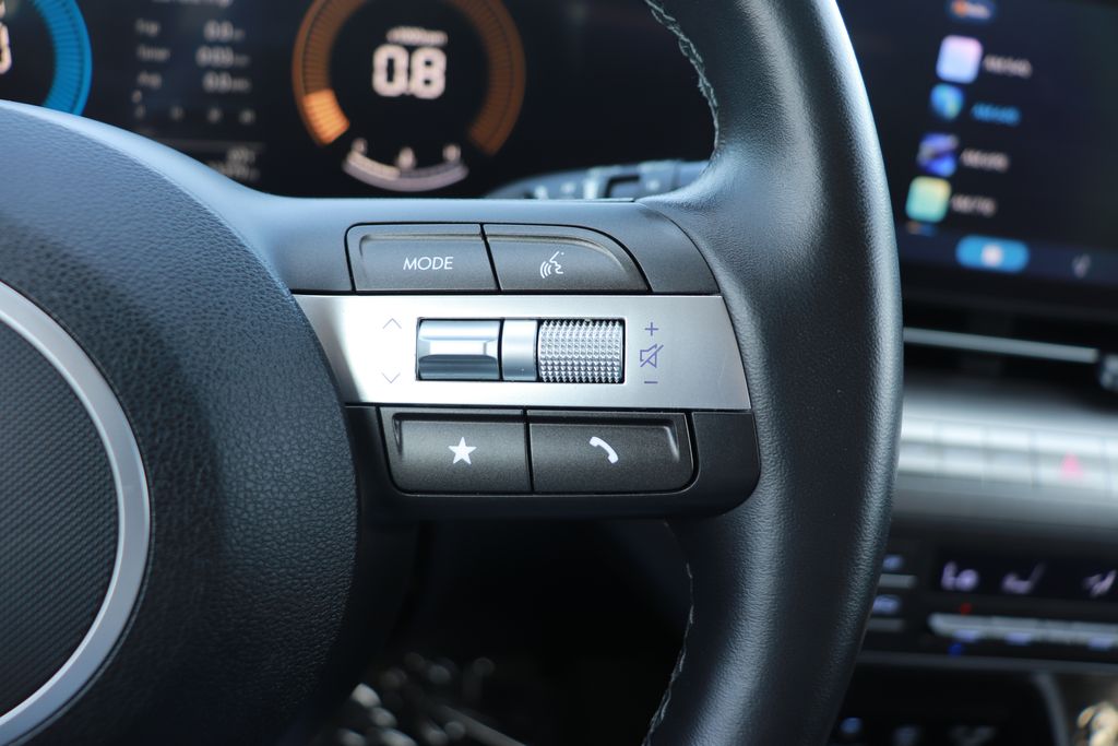 2025 Hyundai Kona SEL - Photo 19
