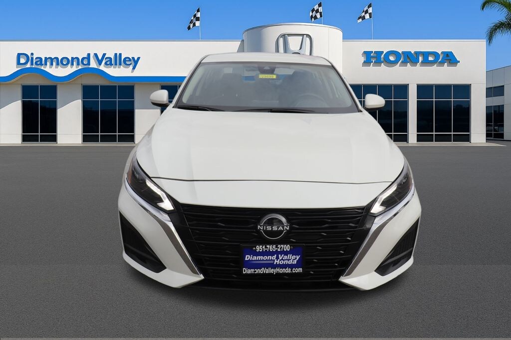 Used 2023 Nissan Altima 2.5 SV Sedan