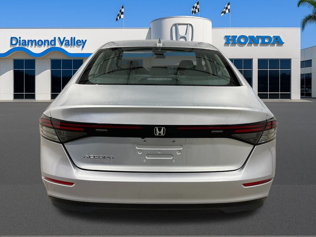 2025 Honda Accord LX photo 4