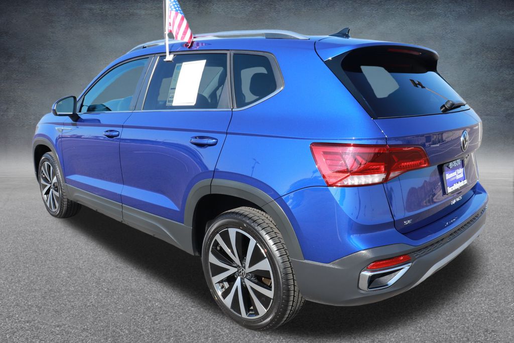 2024 Volkswagen Taos SE photo 4