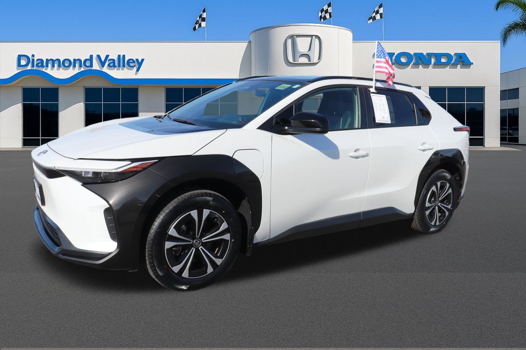 2023 Toyota bZ4X XLE photo 3