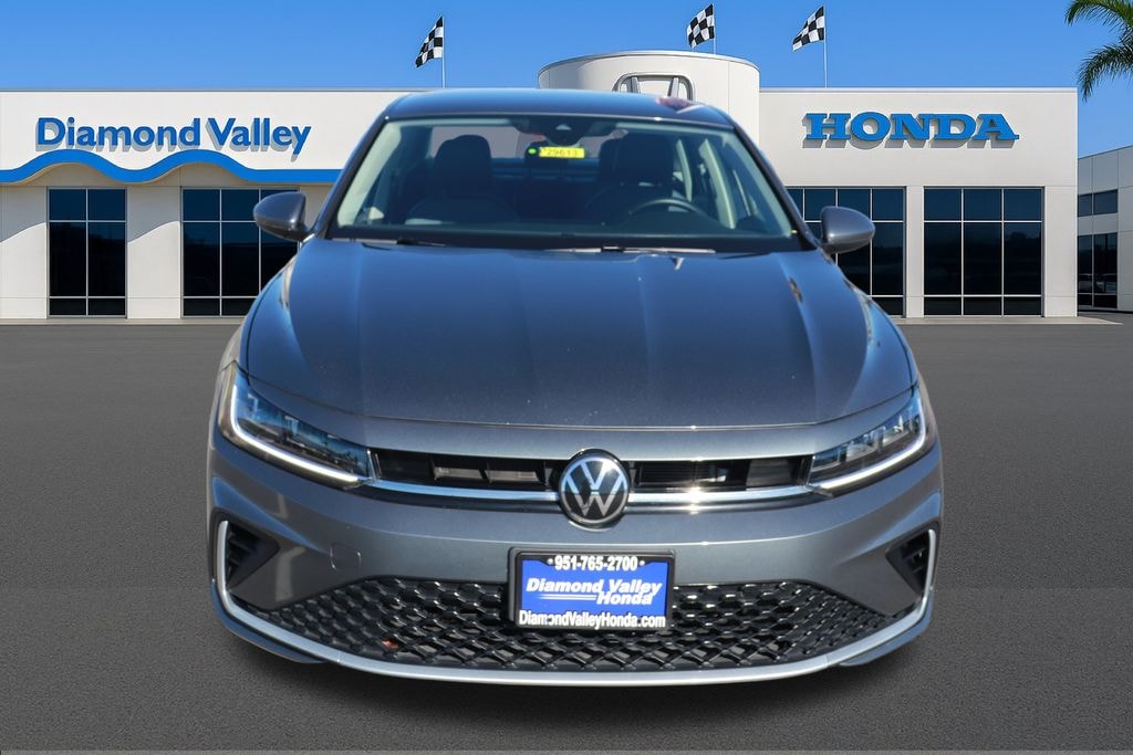 Used 2025 Volkswagen Jetta 1.5T SE Sedan