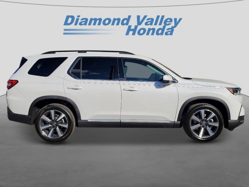 2025 Honda Pilot Touring photo 2