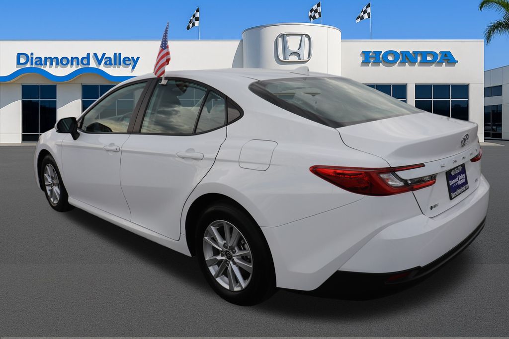 2025 Toyota Camry LE Hybrid photo 4